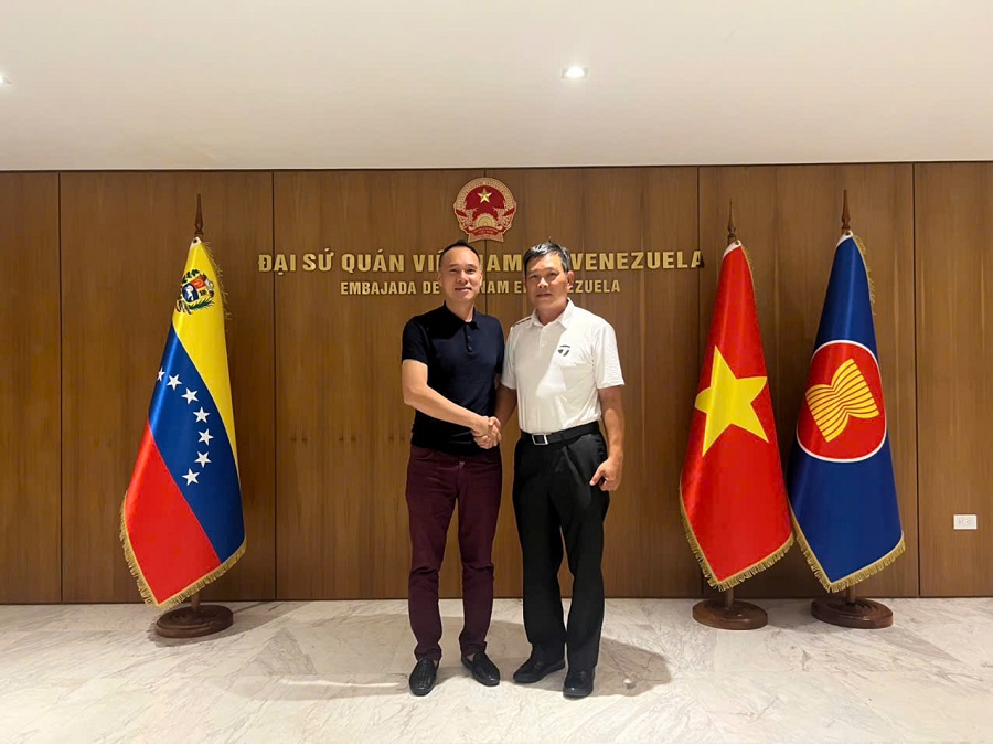Thăm chính thức Đại sư quán Việt Nam tại Quốc gia VENEZUELA